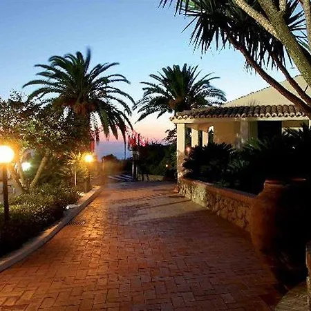 Baia Del Capo 3*