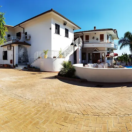 Hotel Baia Del Capo 3*