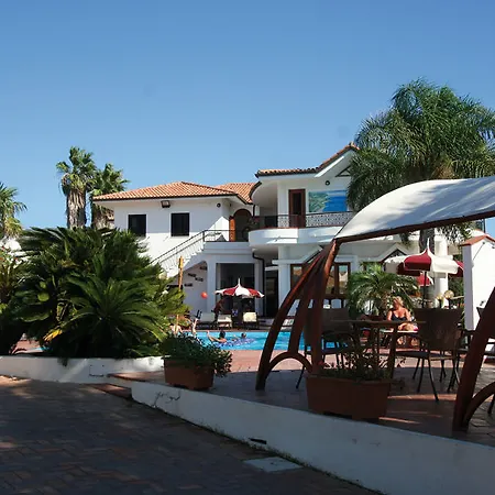 Baia Del Capo 3*
