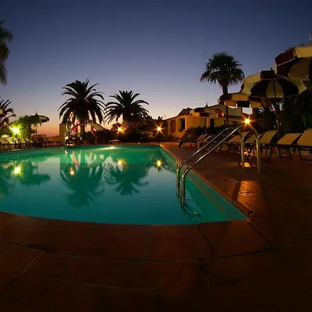 Baia Del Capo فندق 3*