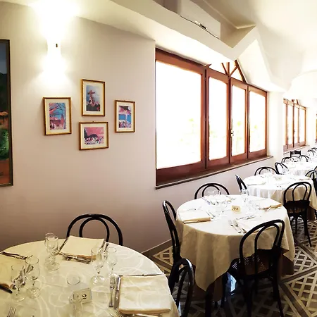 Baia Del Capo Hotel 3*