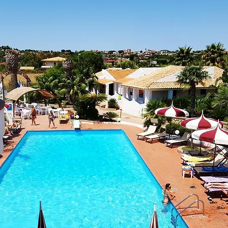فندق Baia Del Capo 3*